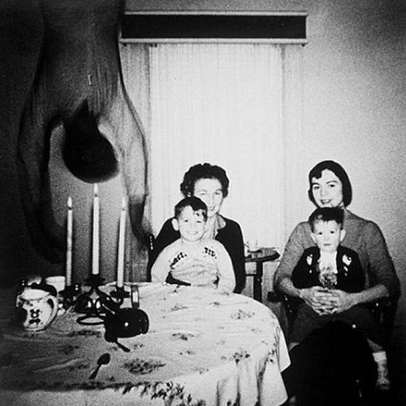 12 Mysterious and Creepy Pictures That Can’t be Explained!