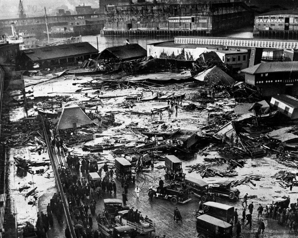 Rare Image of Boston’s Great Molasses Flood of 1919. (960*766)