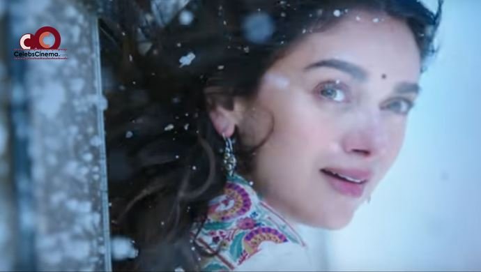Watch A Glimpse of Kaatru Veliyidai